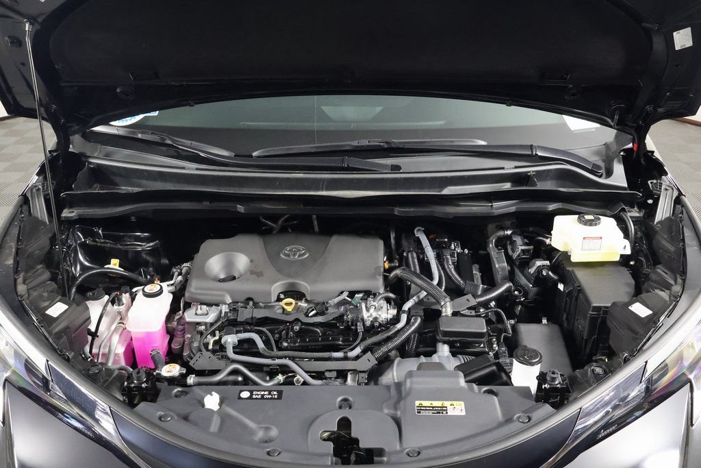 Used 2026 Toyota Sienna LE FWD image 16