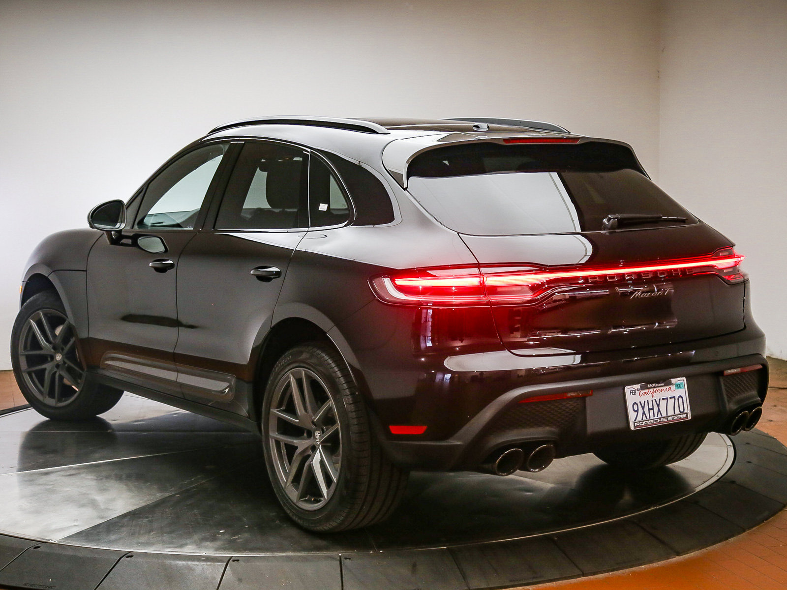 Certified 2026 Porsche Macan Turbo AWD/4WD image 6