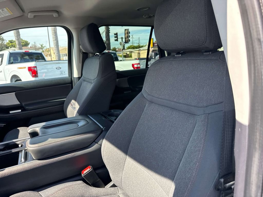 Certified 2025 Ford Expedition Active image 26