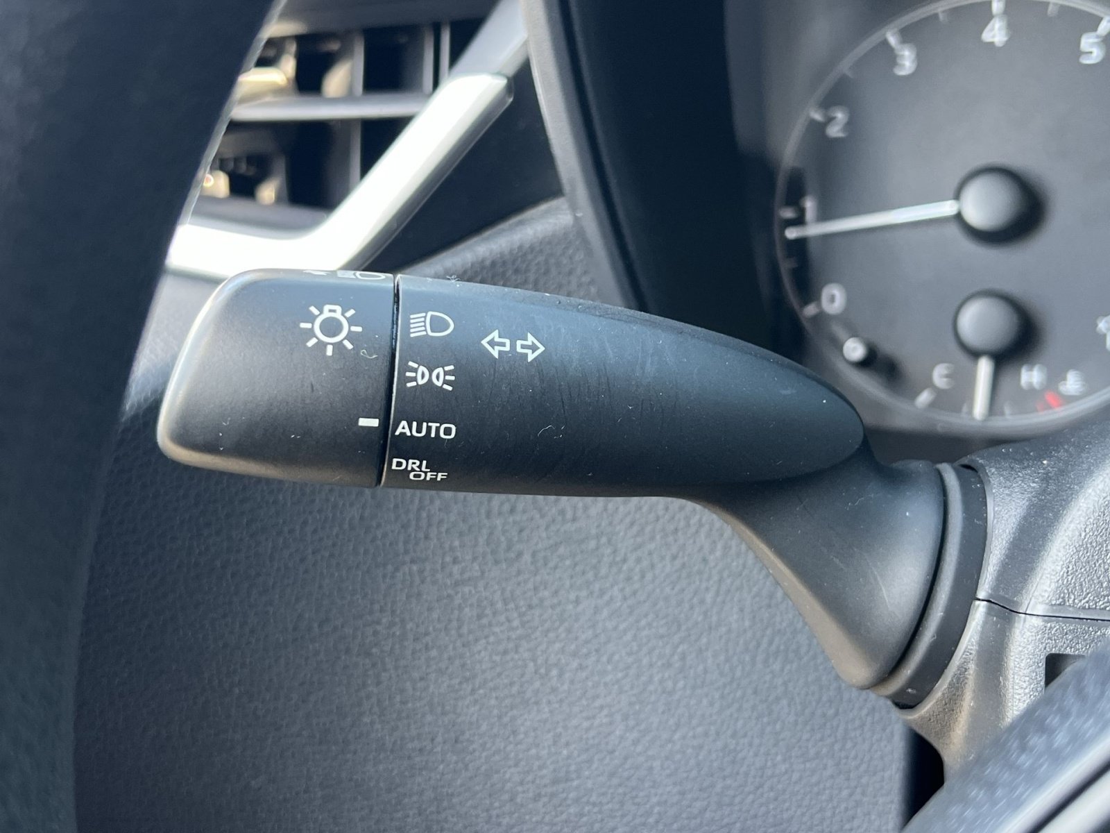 Used 2024 Toyota Corolla LE FWD image 33