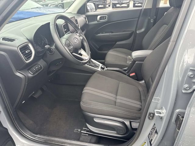 Certified 2021 Hyundai Venue SEL w/ Premium Package image 18