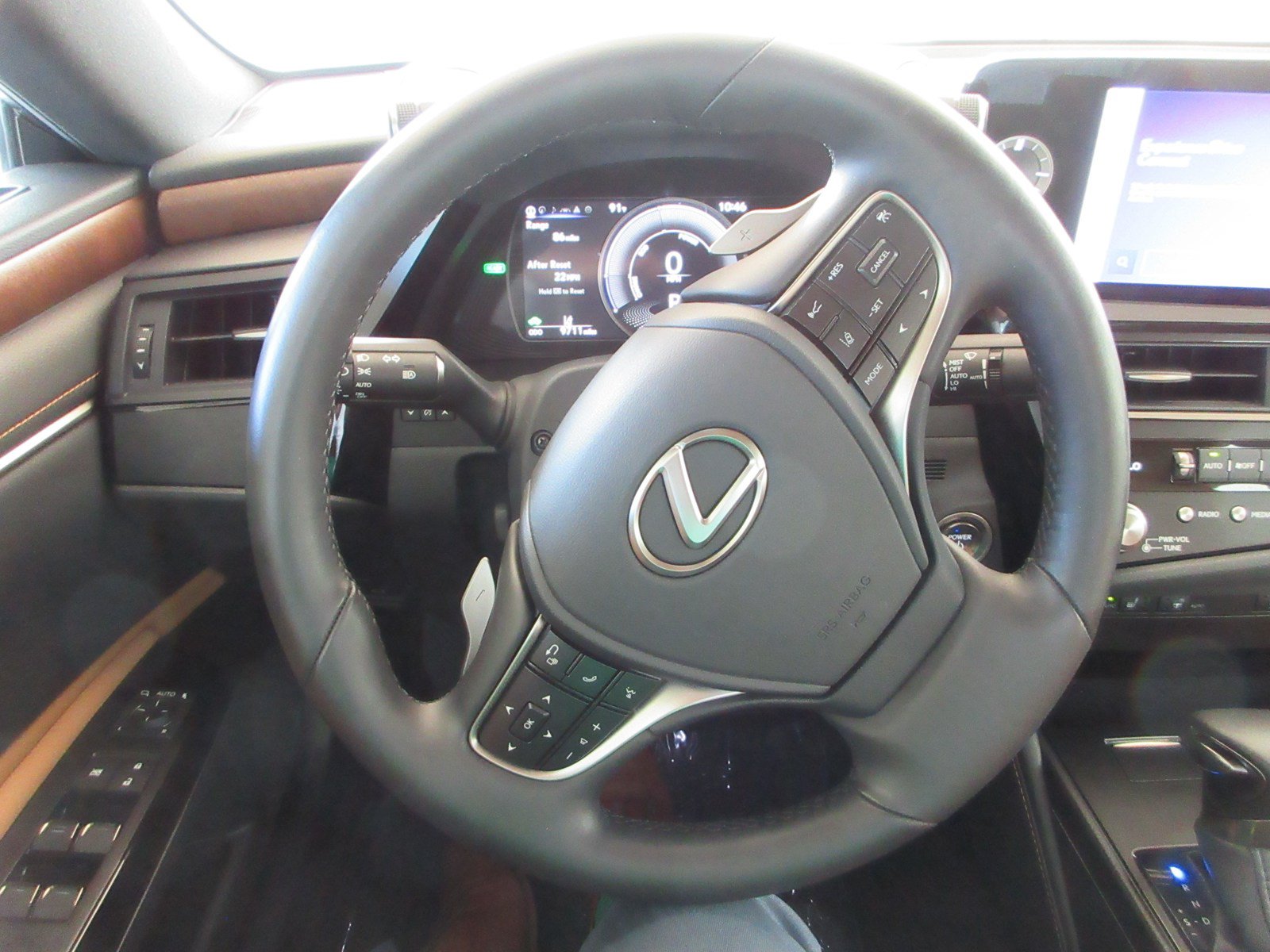 Used 2025 Lexus ES 300h w/ Premium Package FWD image 34