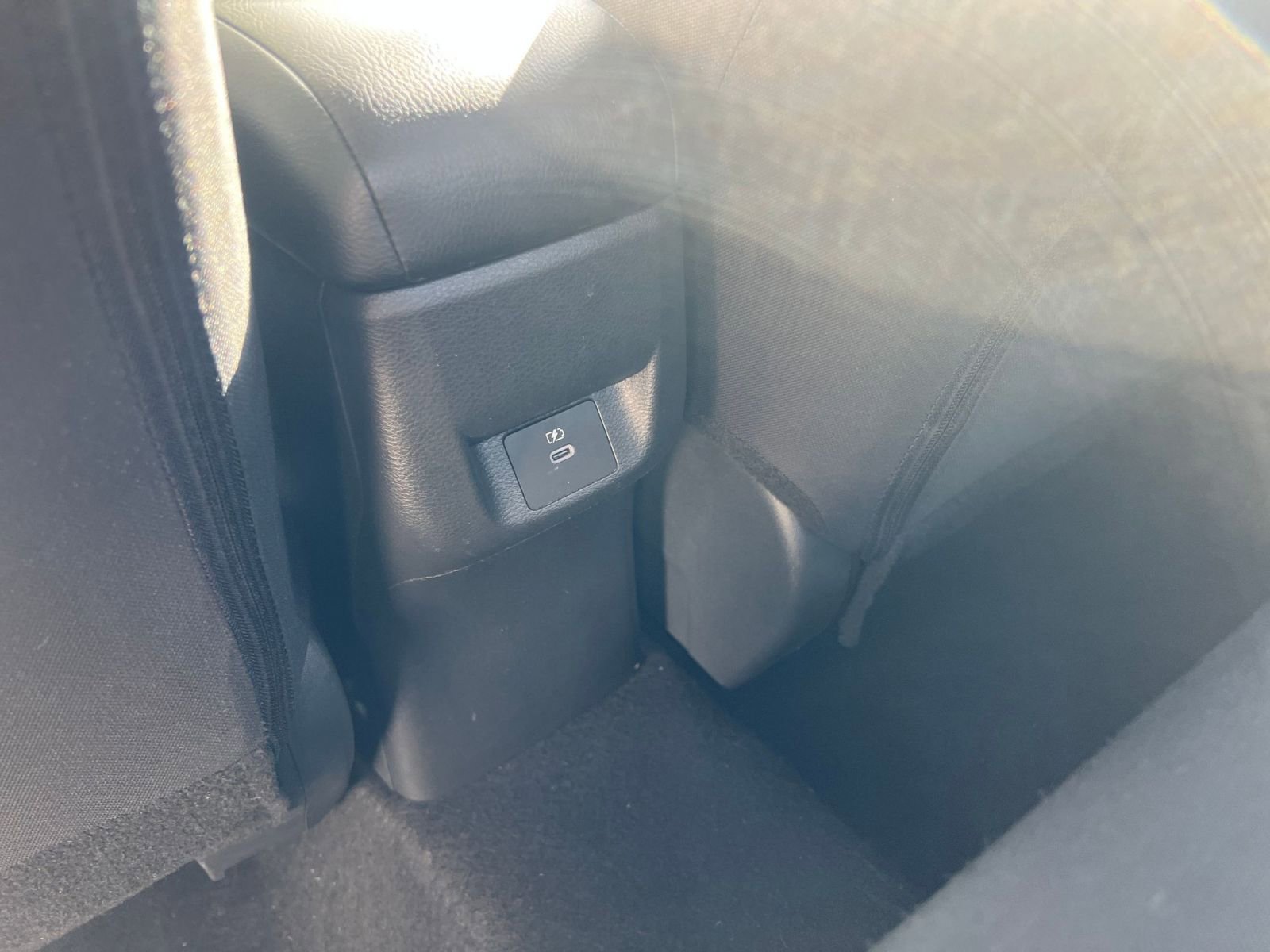 Used 2025 Nissan Versa SV FWD image 23