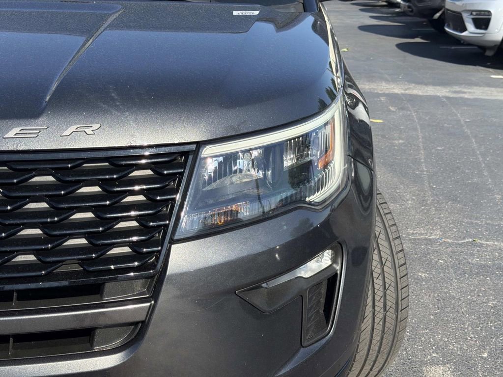 Used 2018 Ford Explorer Sport w/ Equipment Group 401A AWD/4WD image 8