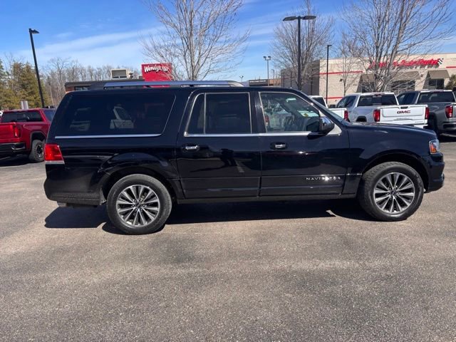 Used 2016 Lincoln Navigator L Select image 4