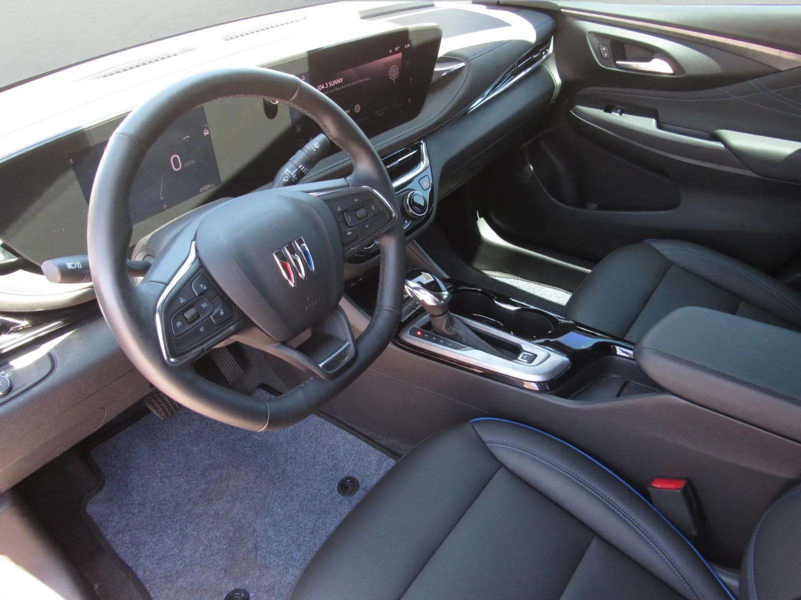 Used 2025 Buick Envista Sport Touring w/ Convenience I Package FWD image 16