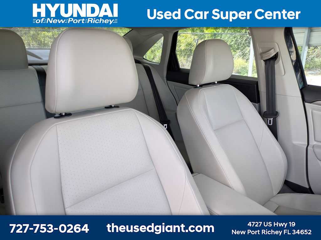 Used 2019 Volkswagen Jetta SEL w/ Cold Weather Package image 6