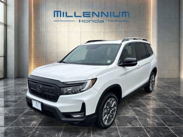Used 2025 Honda Passport Black Edition image 1