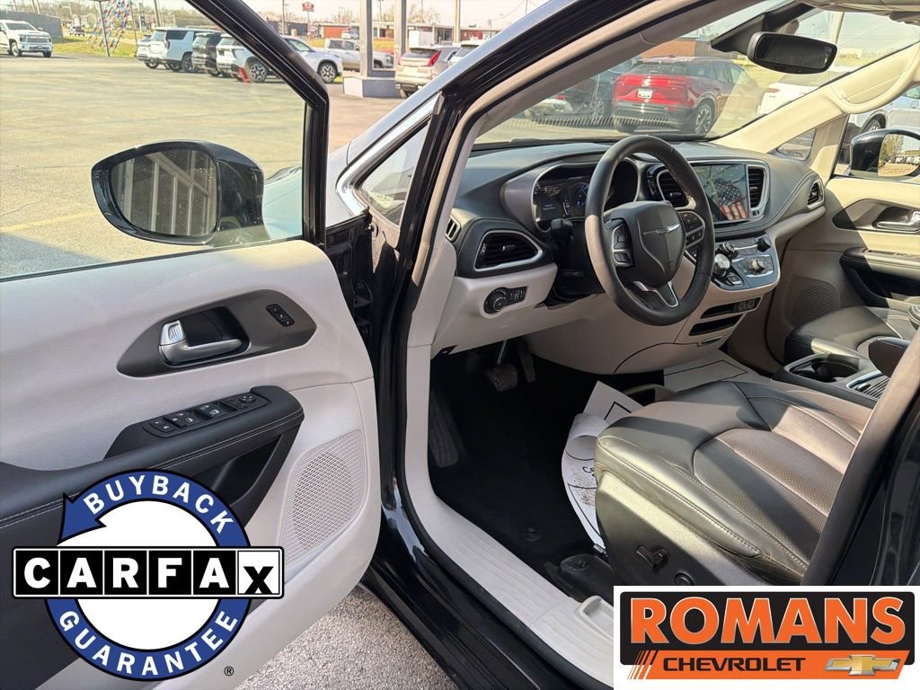 Used 2024 Chrysler Pacifica Select FWD image 9