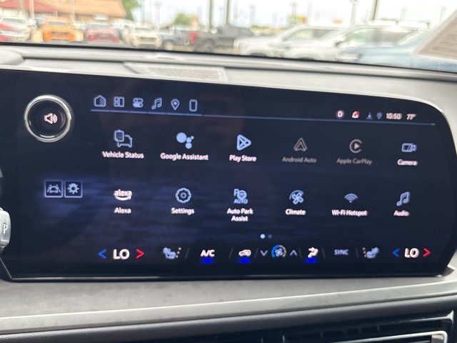 Used 2024 Chevrolet Traverse LT w/ Enhanced Driving Package FWD image 33