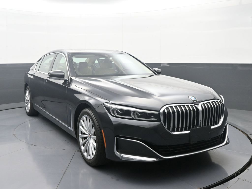 Used 2022 BMW 740i xDrive w/ Premium Package image 2