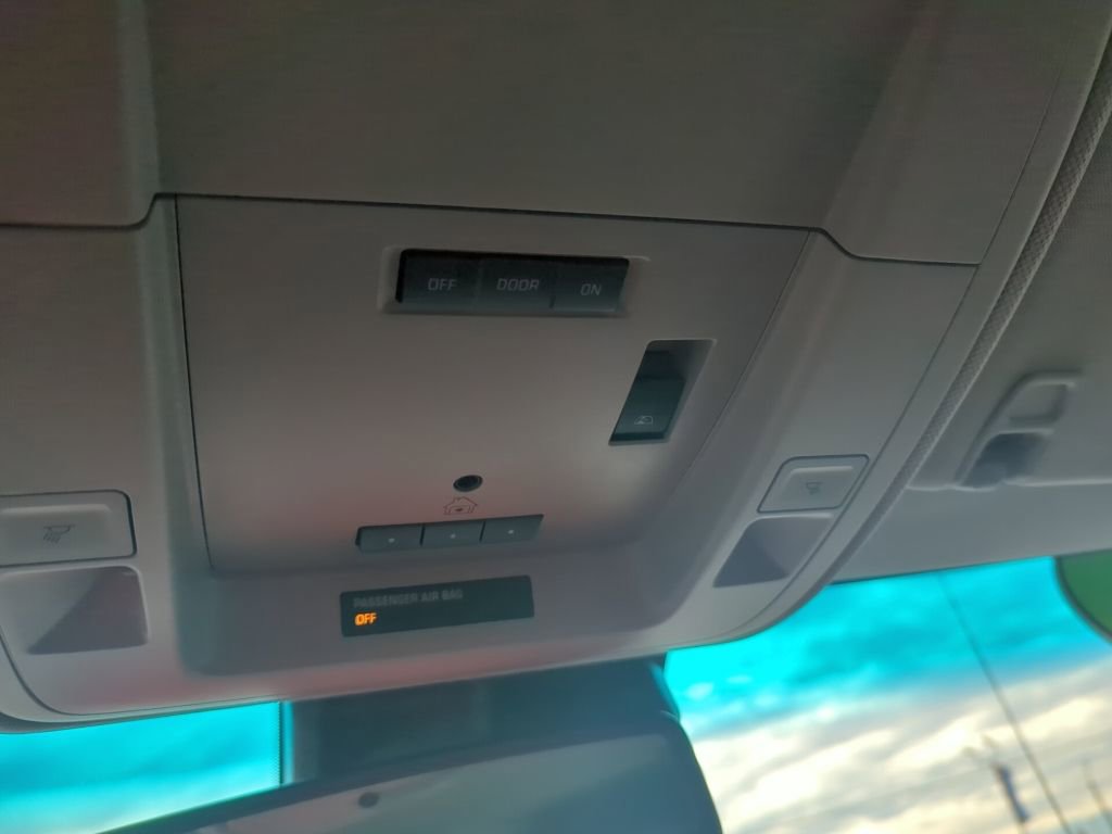 Used 2018 GMC Sierra 1500 SLT w/ SLT Premium Package image 48