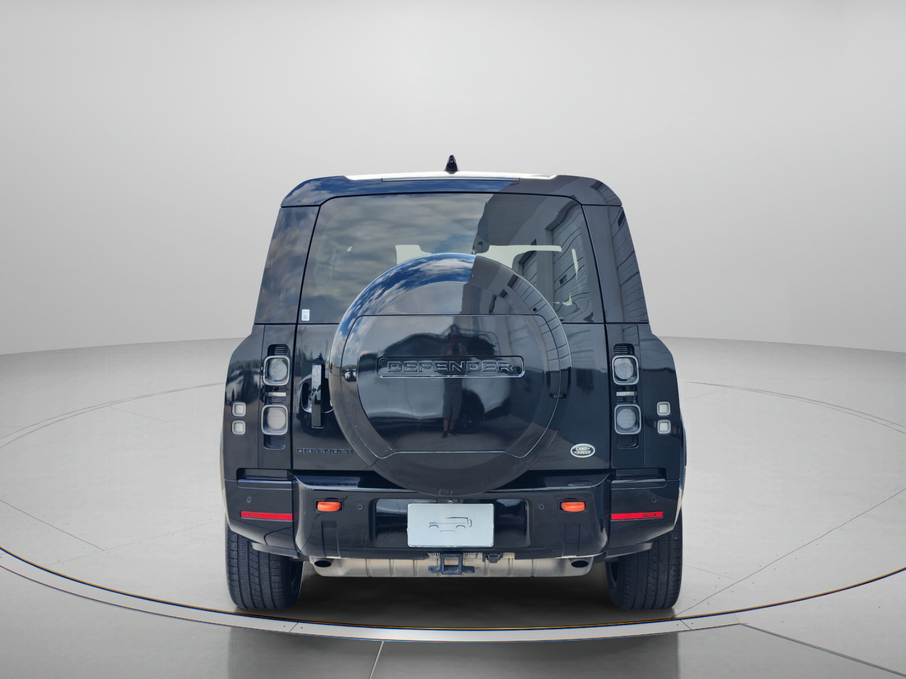 Certified 2023 Land Rover Defender 130 X AWD/4WD image 4