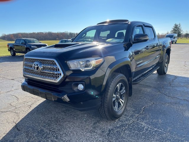 Used 2017 Toyota Tacoma TRD Sport image 7