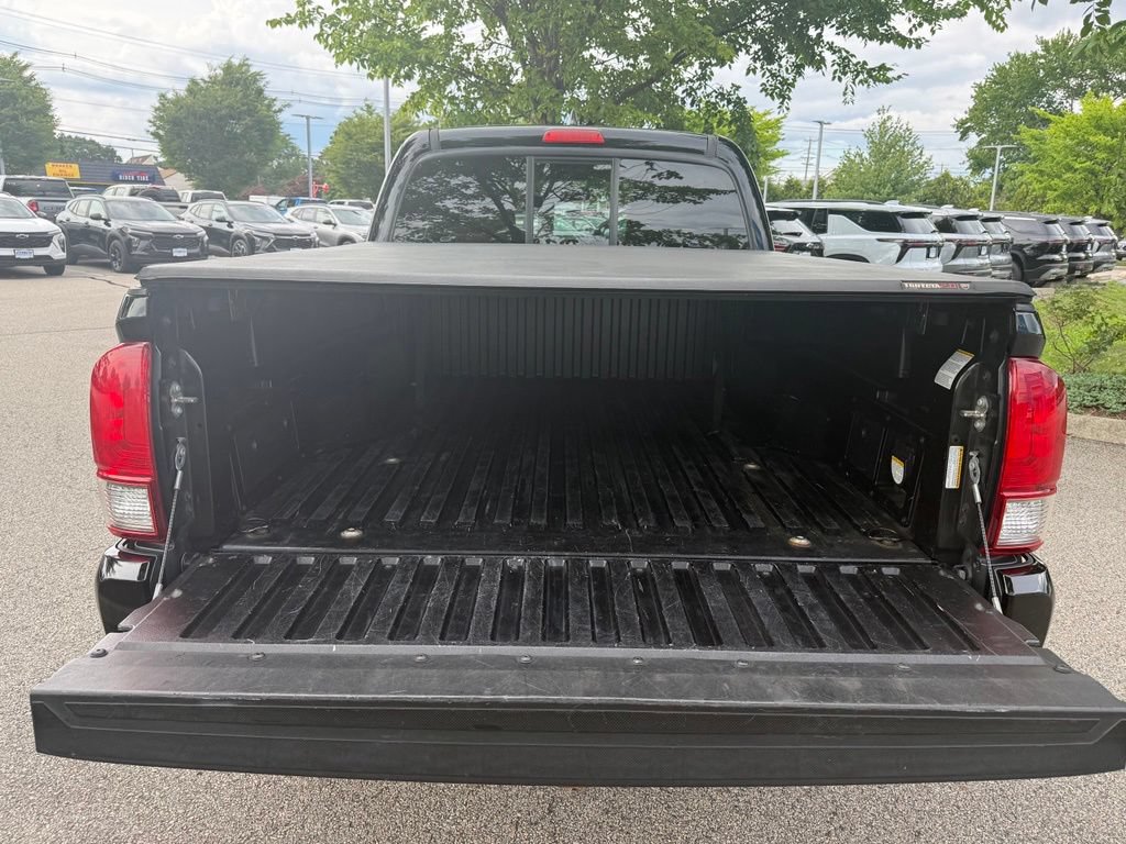 Used 2017 Toyota Tacoma TRD Sport w/ Tow Package (A/T) AWD/4WD image 9