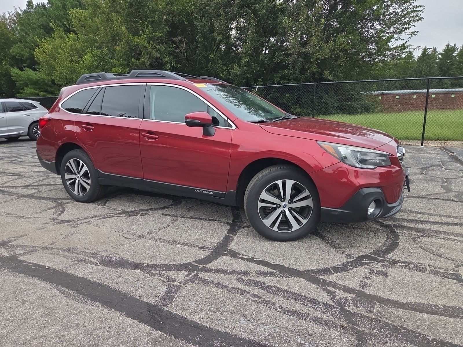 Used 2019 Subaru Outback 2.5i Limited AWD/4WD image 3