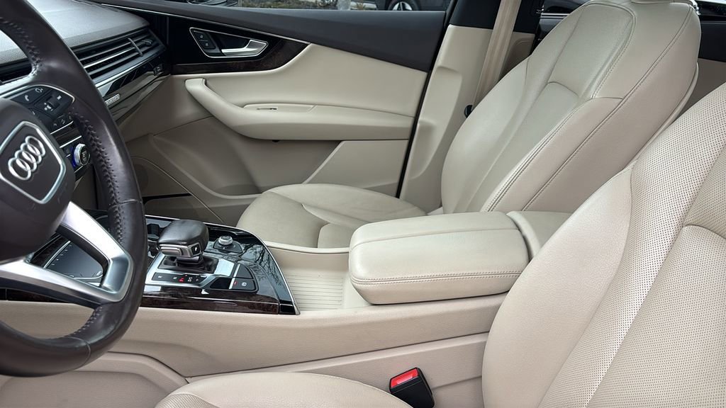 Used 2018 Audi Q7 3.0T Premium Plus w/ Premium Plus Package image 24