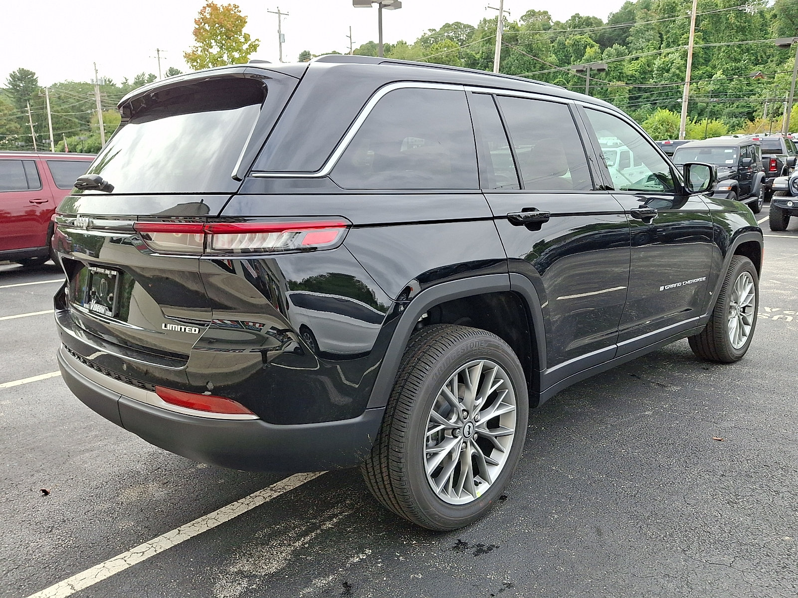 New 2027 Jeep Grand Cherokee Limited AWD/4WD image 3