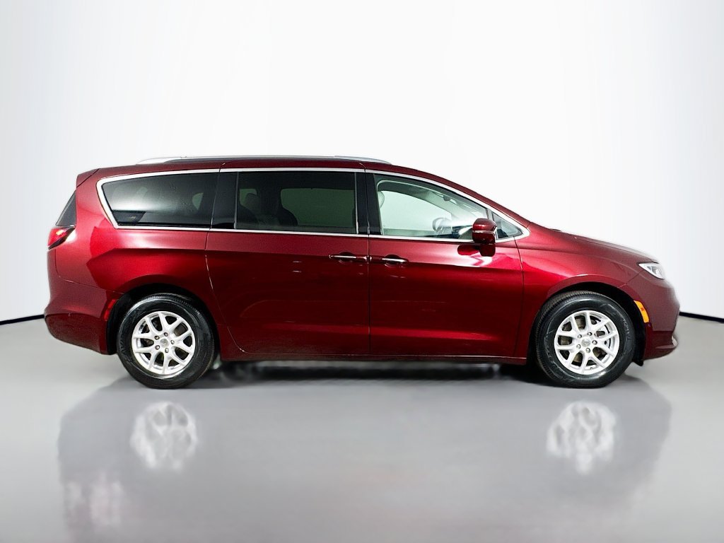 Used 2021 Chrysler Pacifica Touring-L w/ Premium & Safety Sphere Group FWD image 9