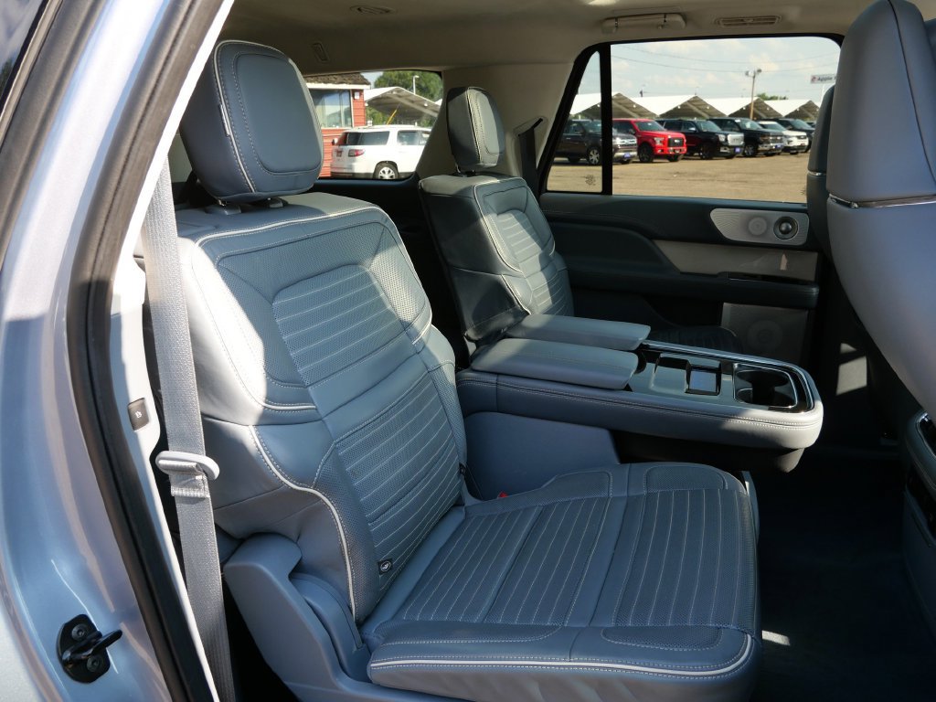 Used 2024 Lincoln Navigator L Black Label AWD/4WD image 14
