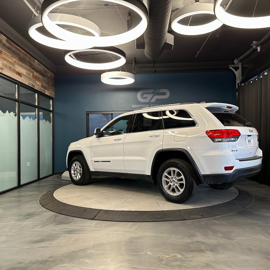 Used 2018 Jeep Grand Cherokee Laredo image 5