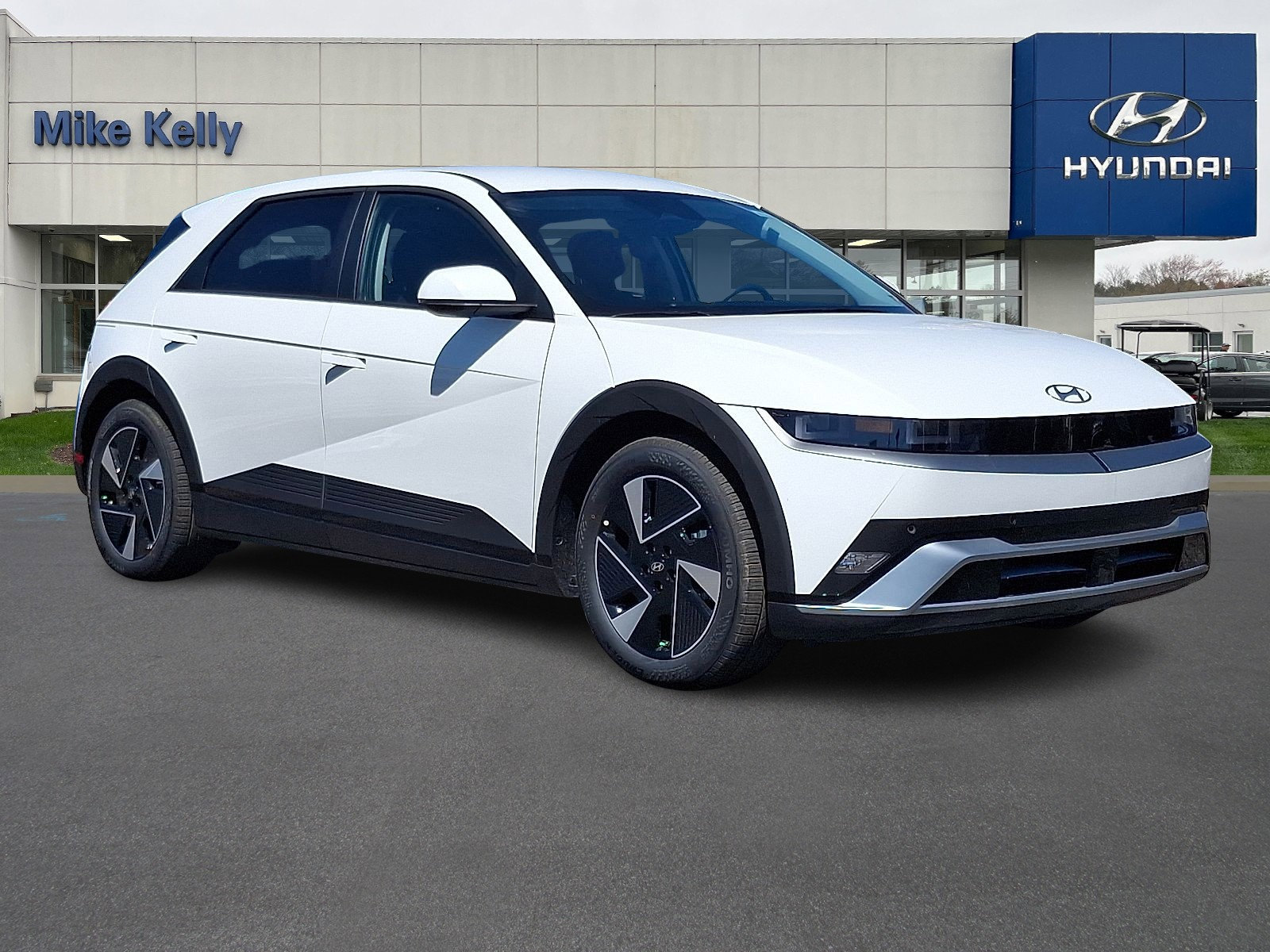 New 2025 Hyundai Ioniq 5 SE image 1