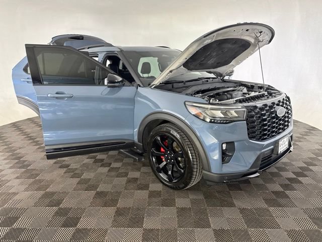 Used 2025 Ford Explorer ST AWD/4WD image 14