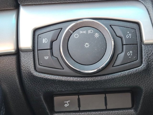 Used 2016 Ford Explorer XLT w/ Equipment Group 202A FWD image 22