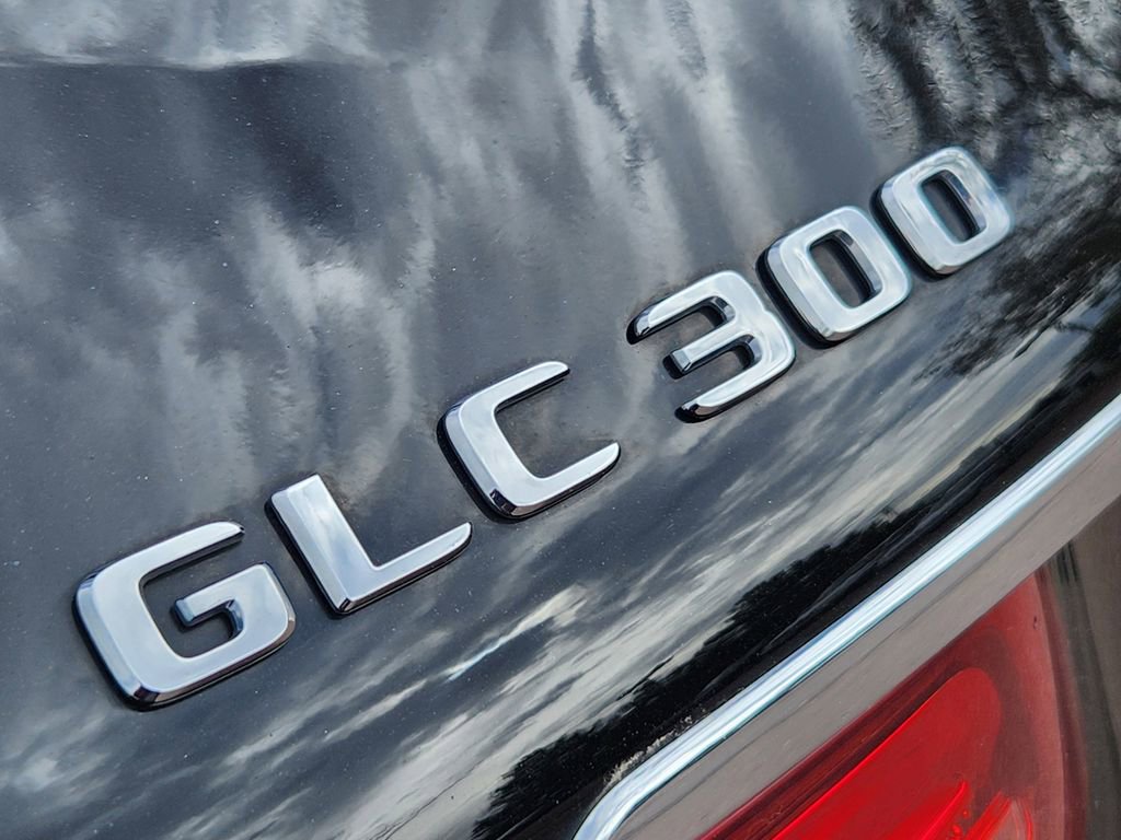 Certified 2018 Mercedes-Benz GLC 300 4MATIC image 11