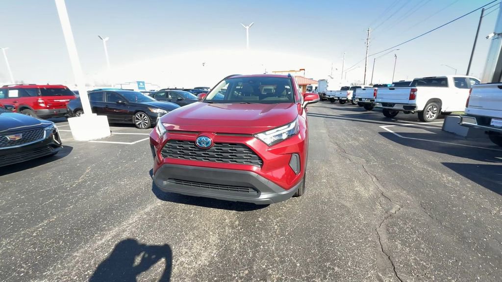 Used 2022 Toyota RAV4 XLE w/ Convenience Package image 3