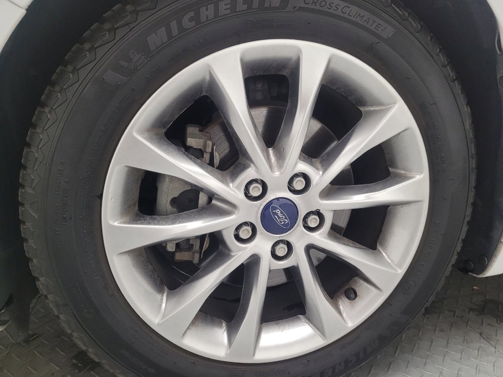 Used 2017 Ford Fusion SE w/ Fusion SE Technology Package image 31