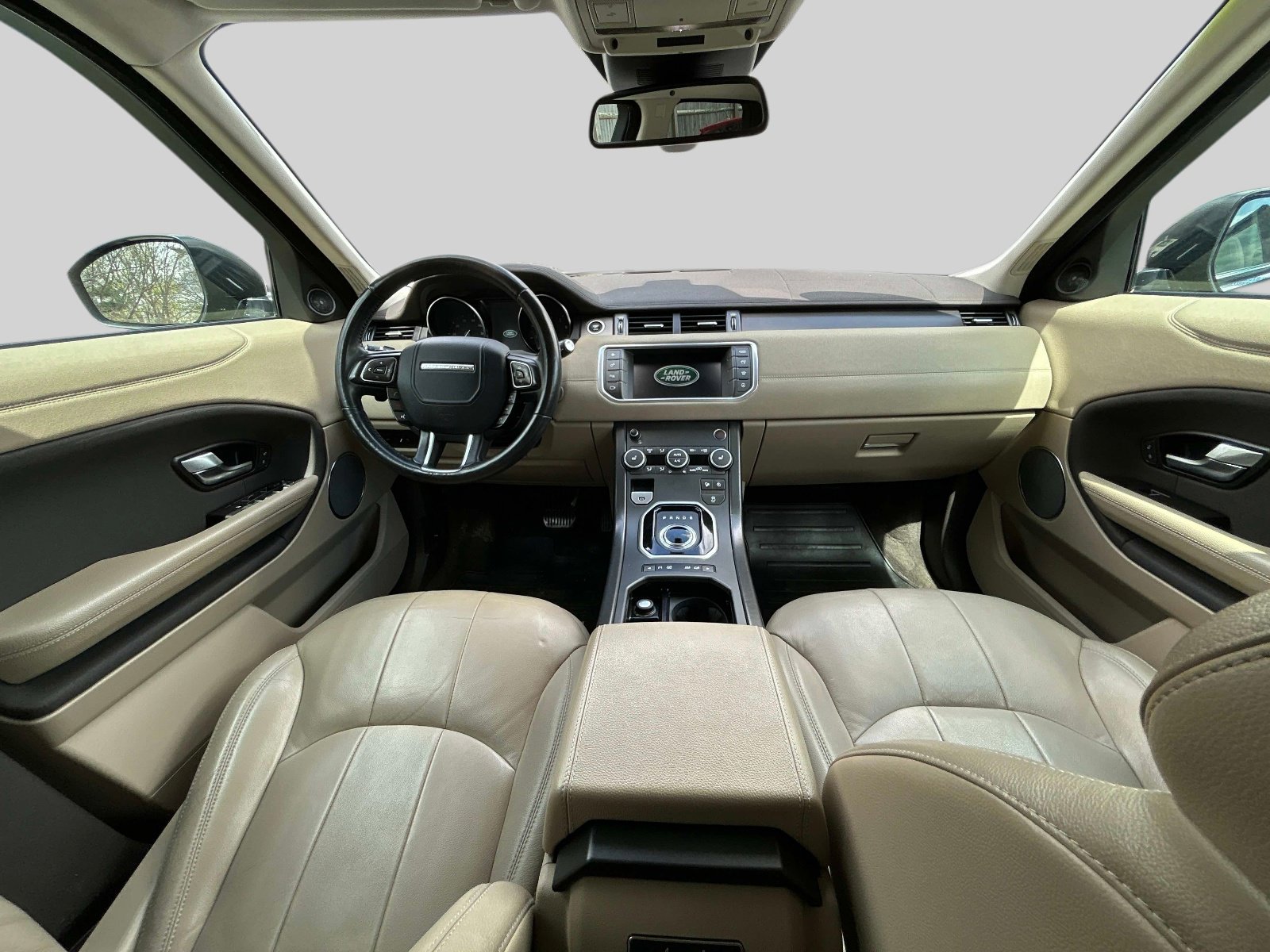 Used 2019 Land Rover Range Rover Evoque SE AWD/4WD image 18