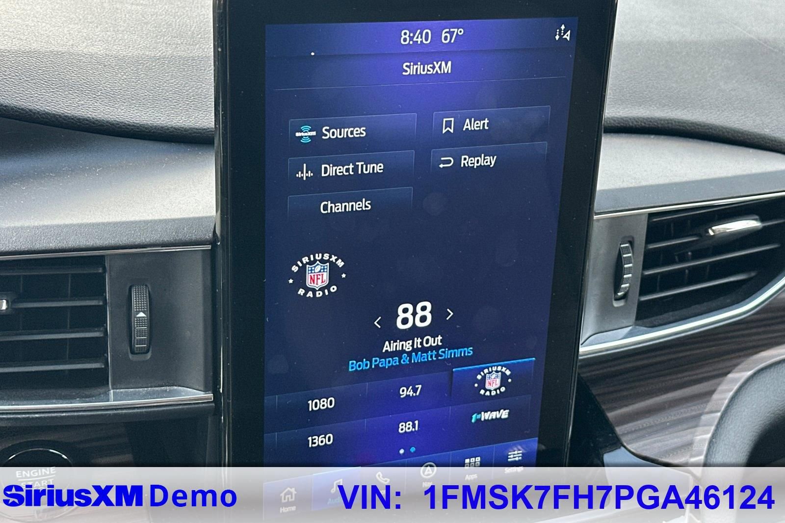 Used 2023 Ford Explorer Limited w/ Limited Technology Package image 35