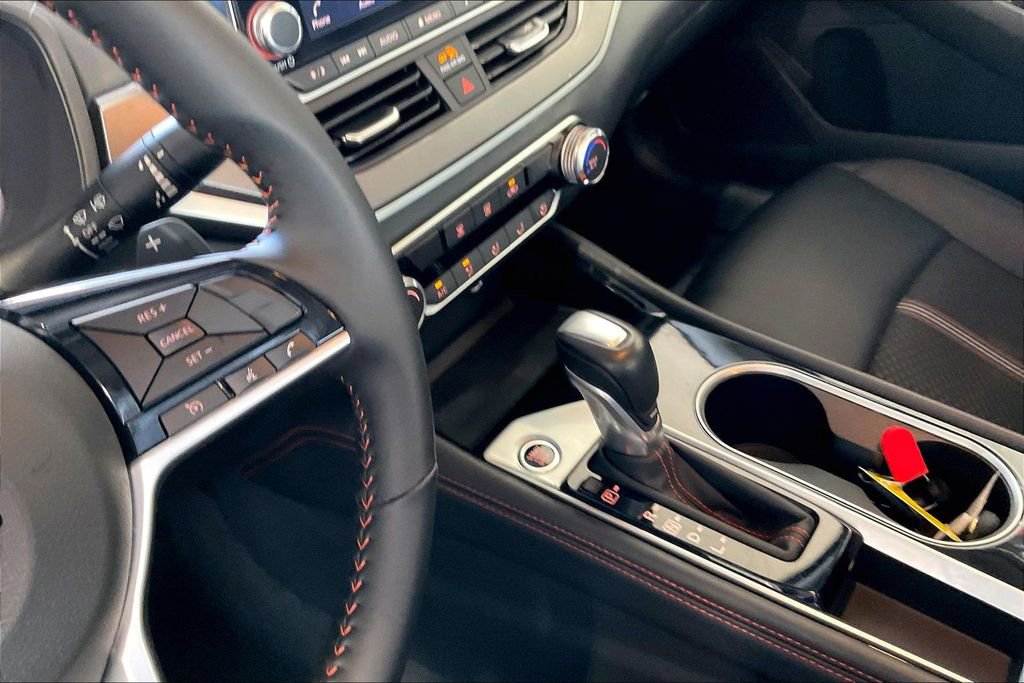 Used 2025 Nissan Altima 2.5 SR image 11