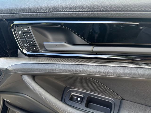 Used 2026 Porsche Panamera 4 image 17