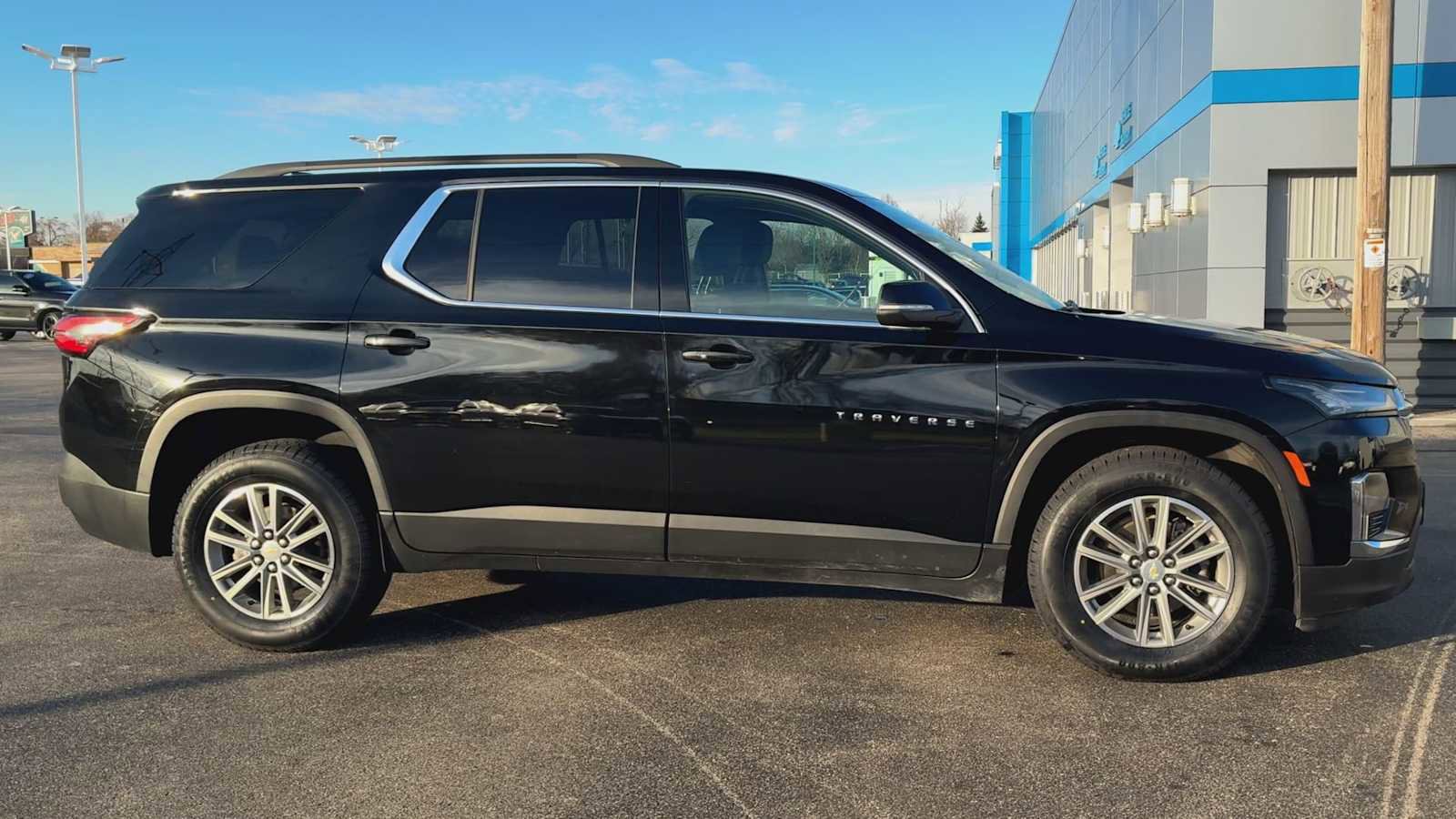 Certified 2023 Chevrolet Traverse LT image 9