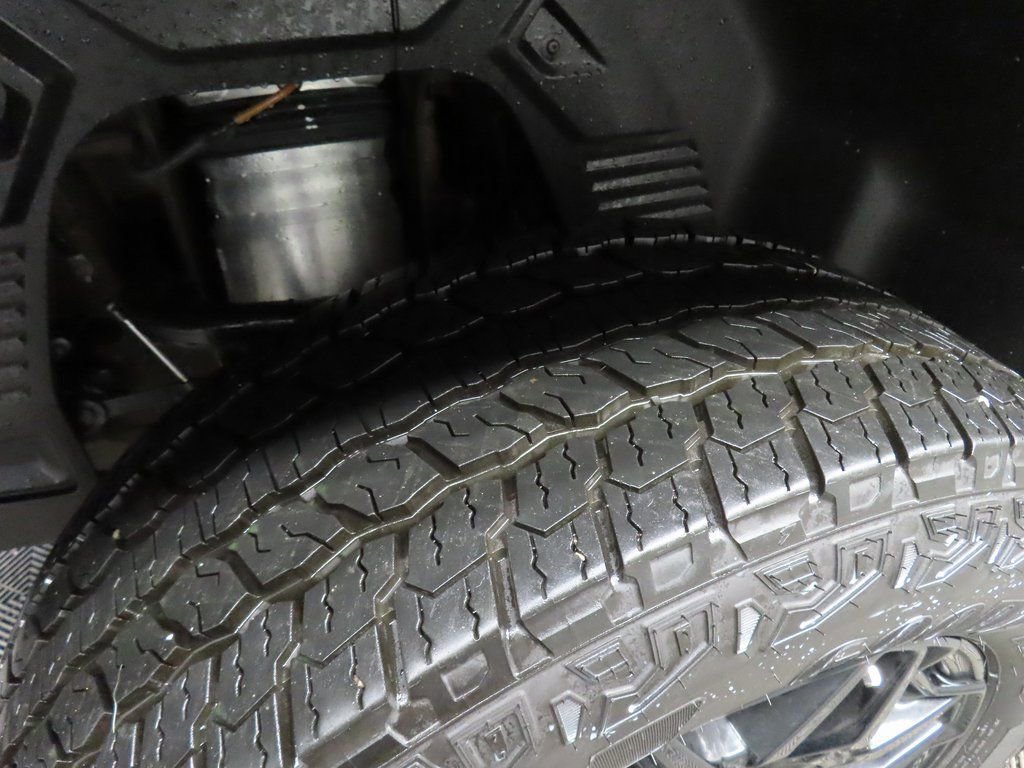 Used 2025 GMC Hummer EV 2X AWD/4WD image 38