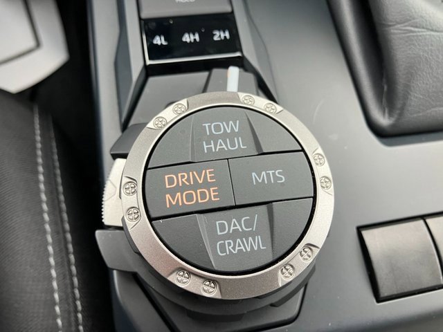 Used 2025 Toyota Tacoma TRD Off-Road image 14