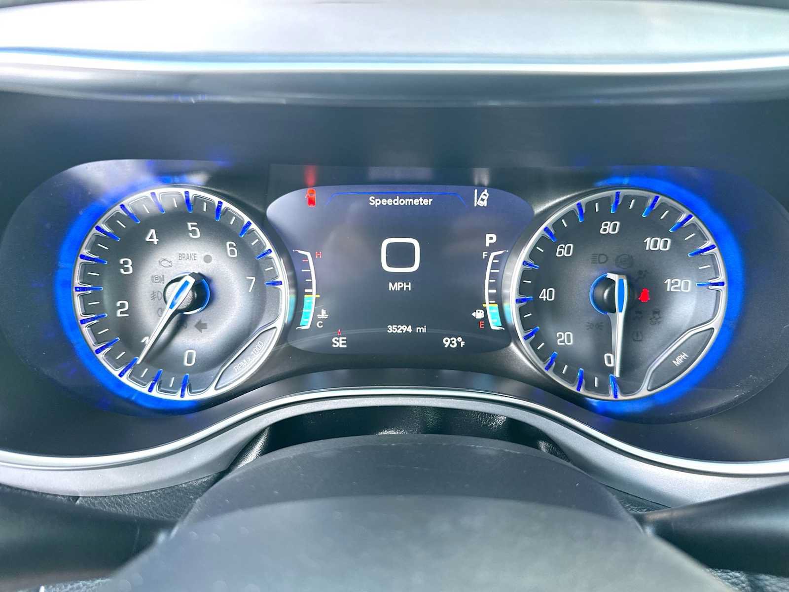 Used 2025 Chrysler Pacifica Limited FWD image 19