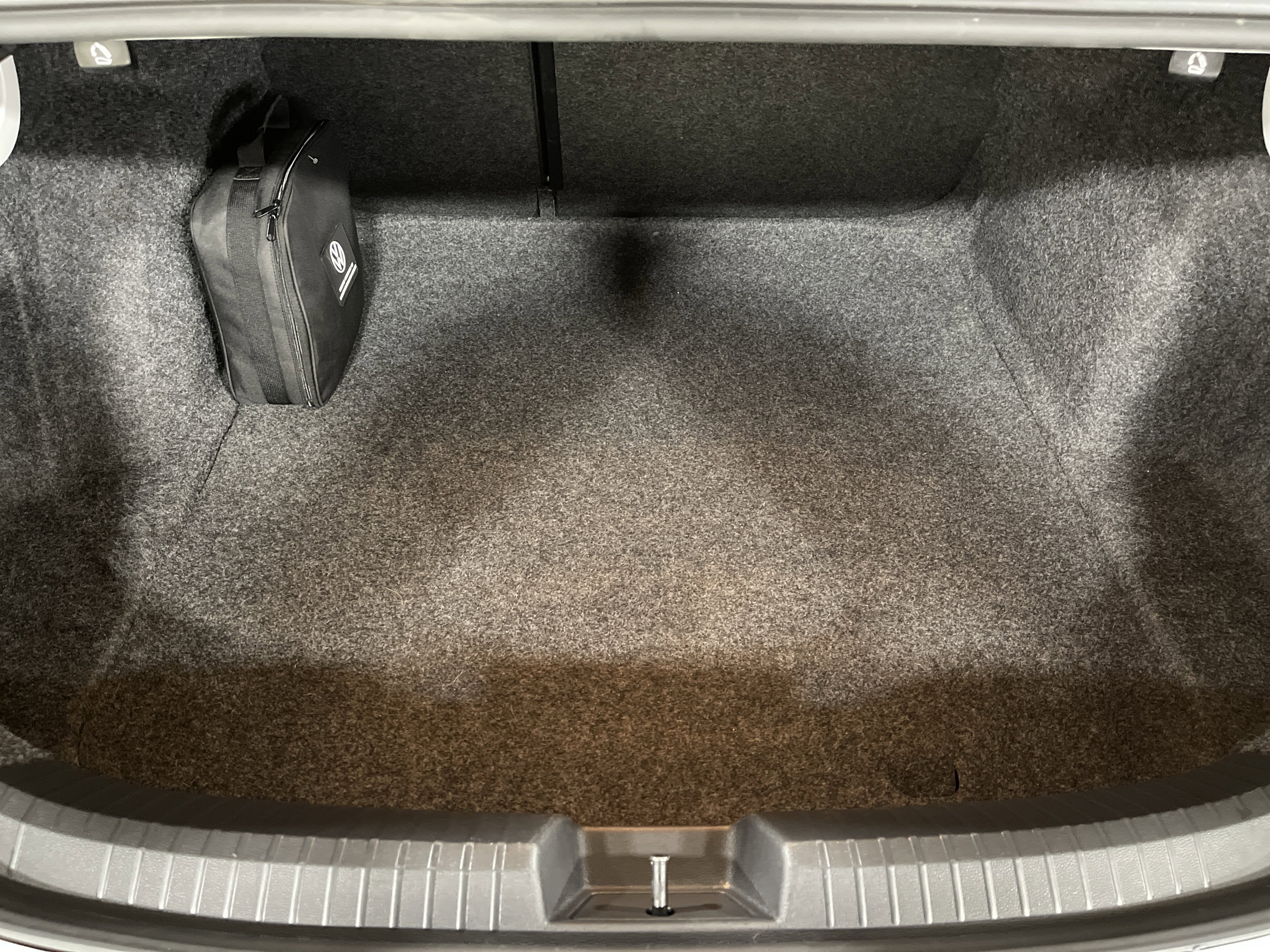 Used 2024 Volkswagen Jetta SE w/ Panoramic Sunroof Package image 12