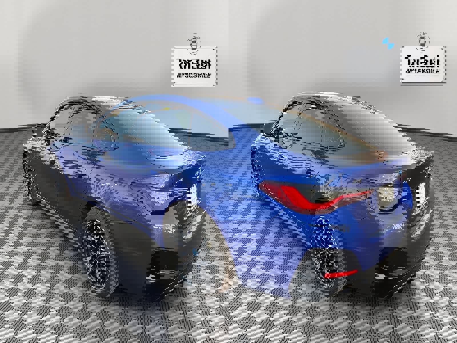 Certified 2023 BMW i4 M50 w/ Premium Package image 9