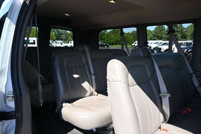 Used 2023 Chevrolet Express 3500 LS RWD image 17
