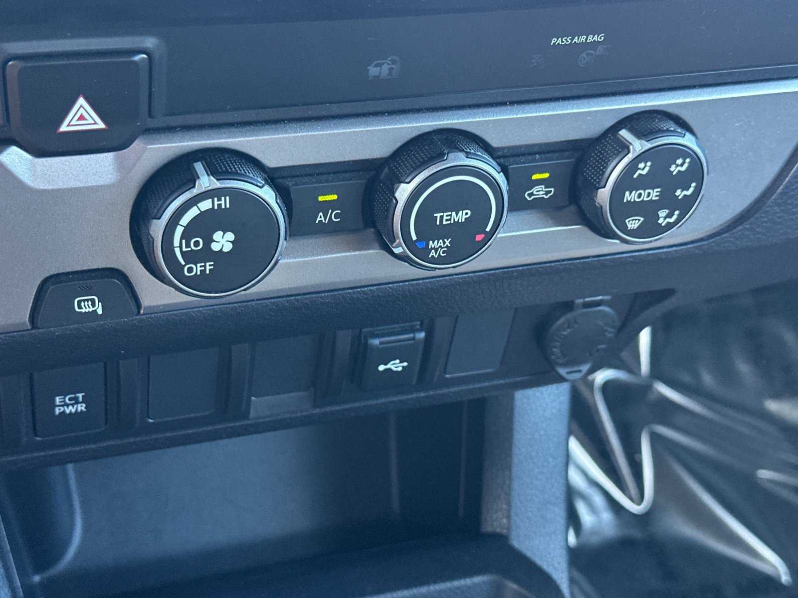 Used 2022 Toyota Tacoma SR w/ SR Convenience Package RWD image 22