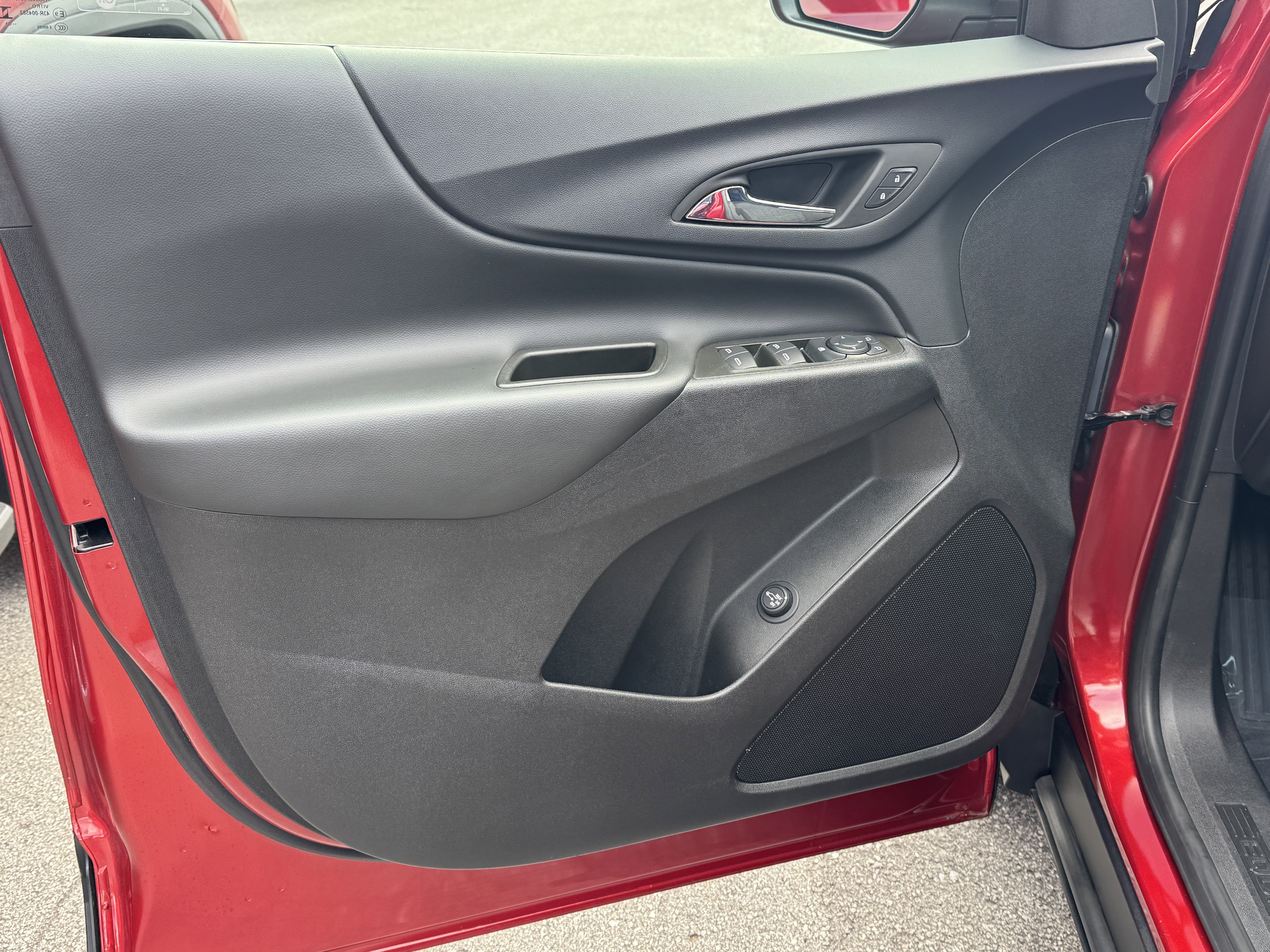 Used 2023 Chevrolet Equinox LT image 15