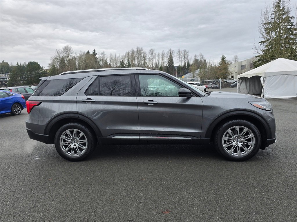 Used 2025 Ford Explorer Platinum image 4