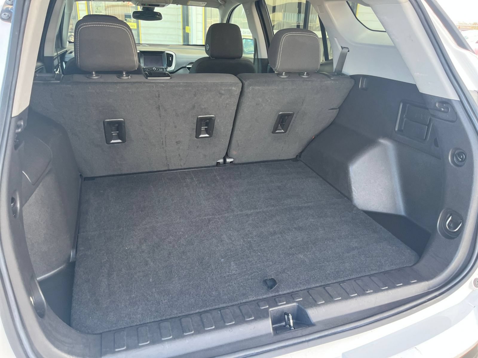 Used 2024 GMC Terrain SLE FWD image 28