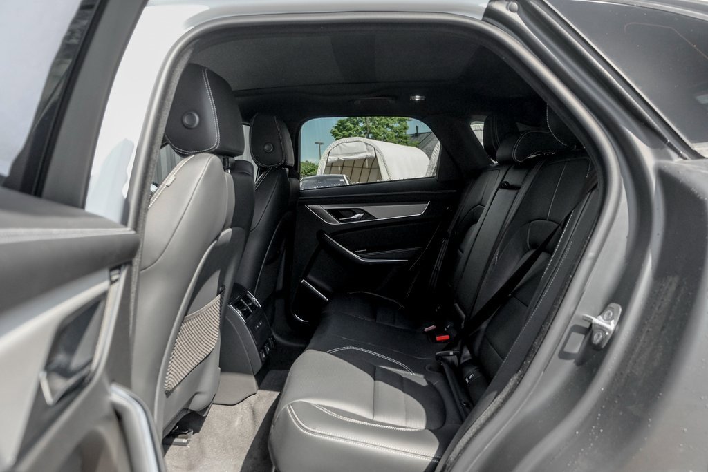 Used 2025 Jaguar F-PACE R-Dynamic S image 15