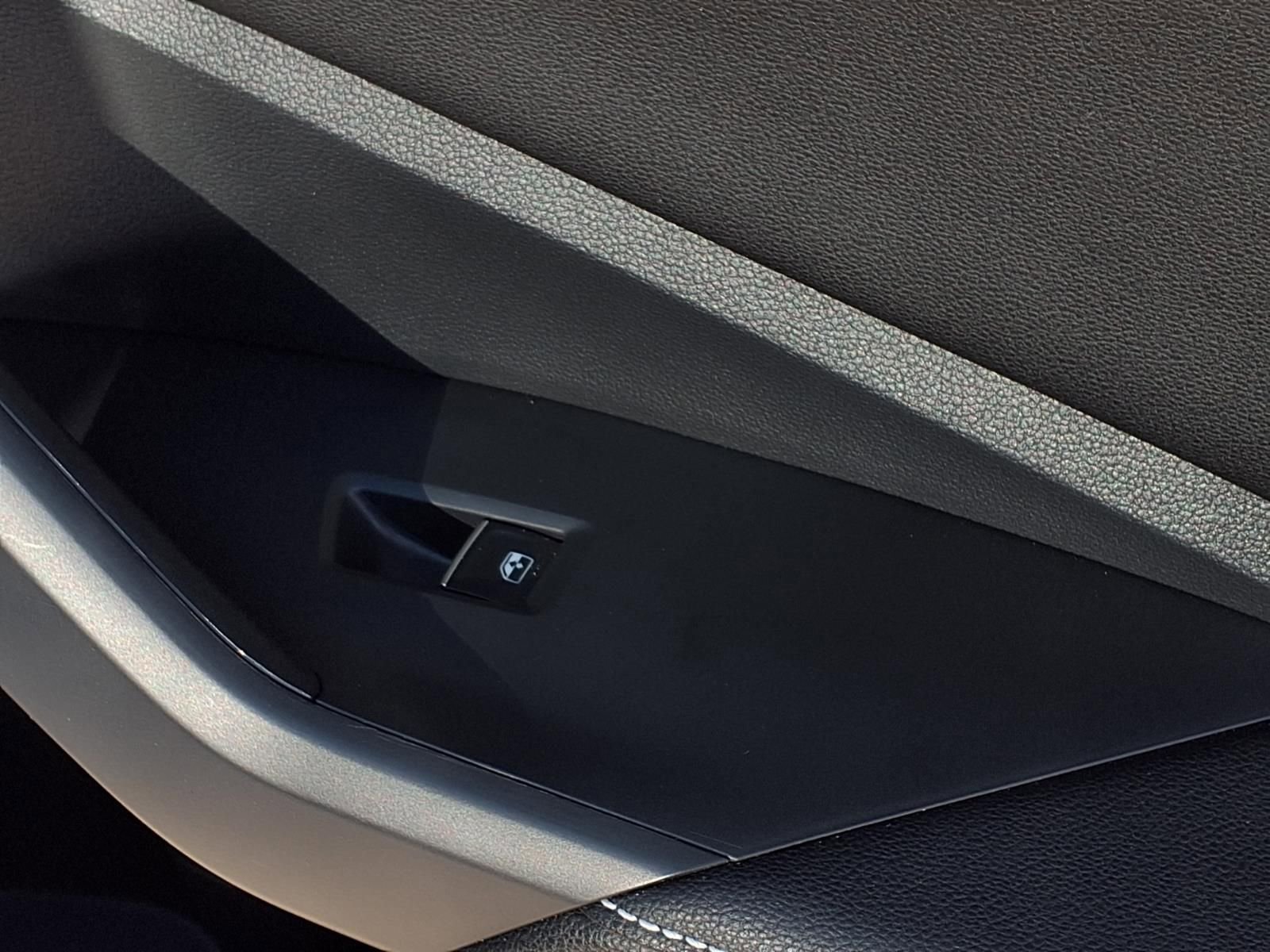 Certified 2025 Volkswagen Jetta Sport FWD image 27