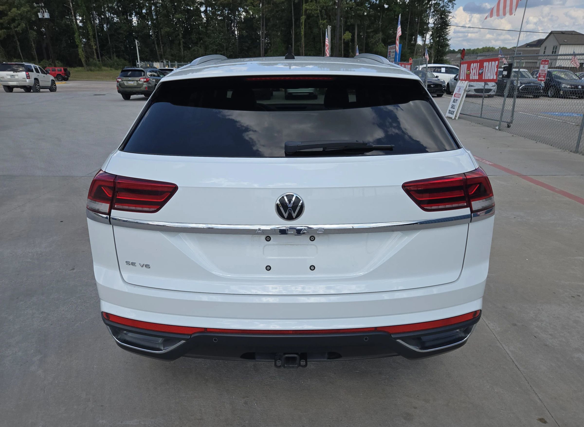 Used 2021 Volkswagen Atlas Cross Sport SE w/ Panoramic Sunroof Package image 14