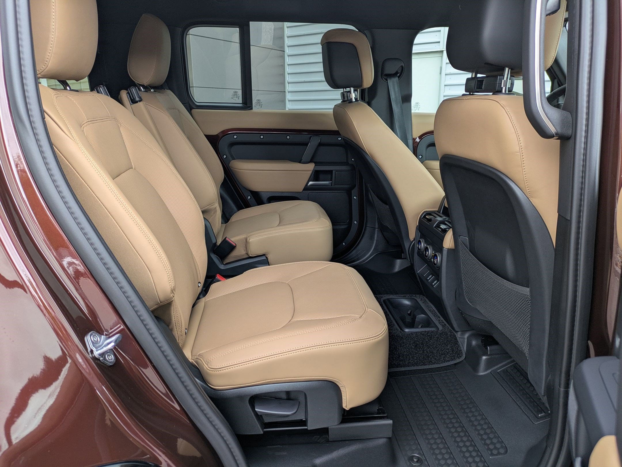 New 2026 Land Rover Defender 130 X-Dynamic SE AWD/4WD image 28